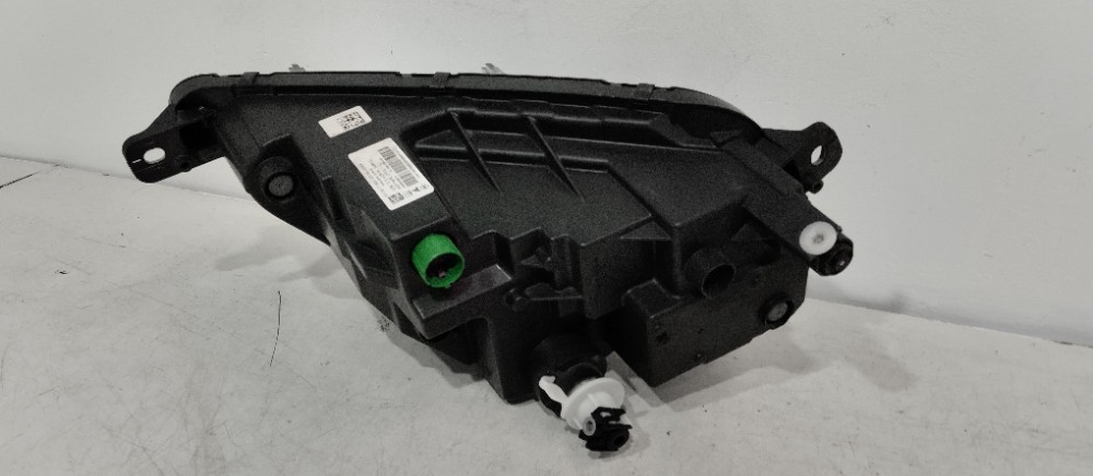 Farol Direito Do Fiat Toro 2022/2022 Usado Recuperado Direito/passageiro 3