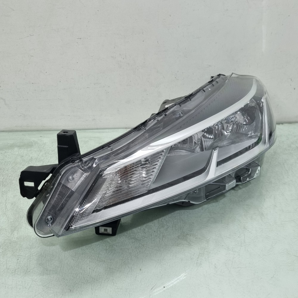 Farol Lado Esquerdo Sem LED Nissan Kicks 2021 à 2024 2