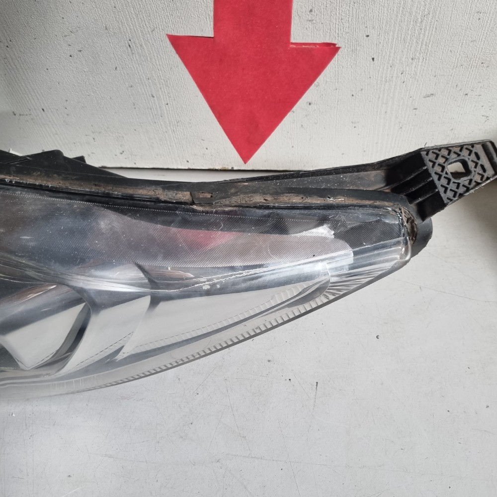 Farol Dianteiro Esquerdo Ford New Fiesta 2015/2019 Esquerdo/motorista 1