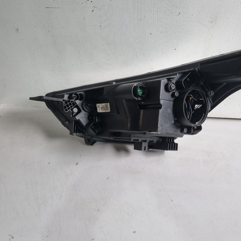 Farol Do Lado Direito Hyundai Creta Modelos 2016/2020 Direito/passageiro 9