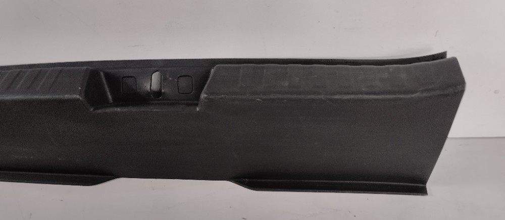 Acabamento Painel Traseiro Fastback 2022/2024 Recuperado. 3