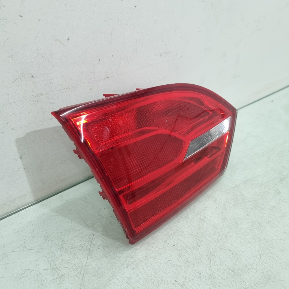 Lanterna Esquerdo Tampa Volkswagen Jetta 2011/2015 Esquerdo/motorista 3