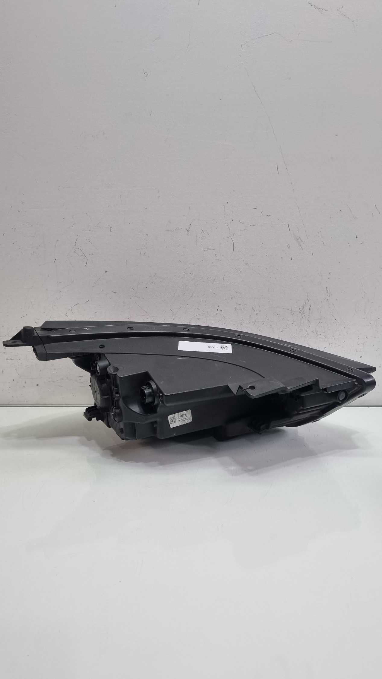 Farol lado esquerdo Hyundai HB20 mascara negra 2023/2025 1