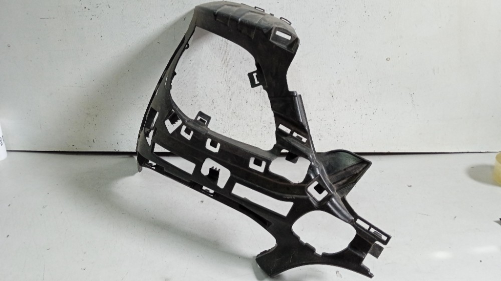 Guia Lado Esq Dianteiro Do P/c  Mercedes C180 2013/2016 Usad 4