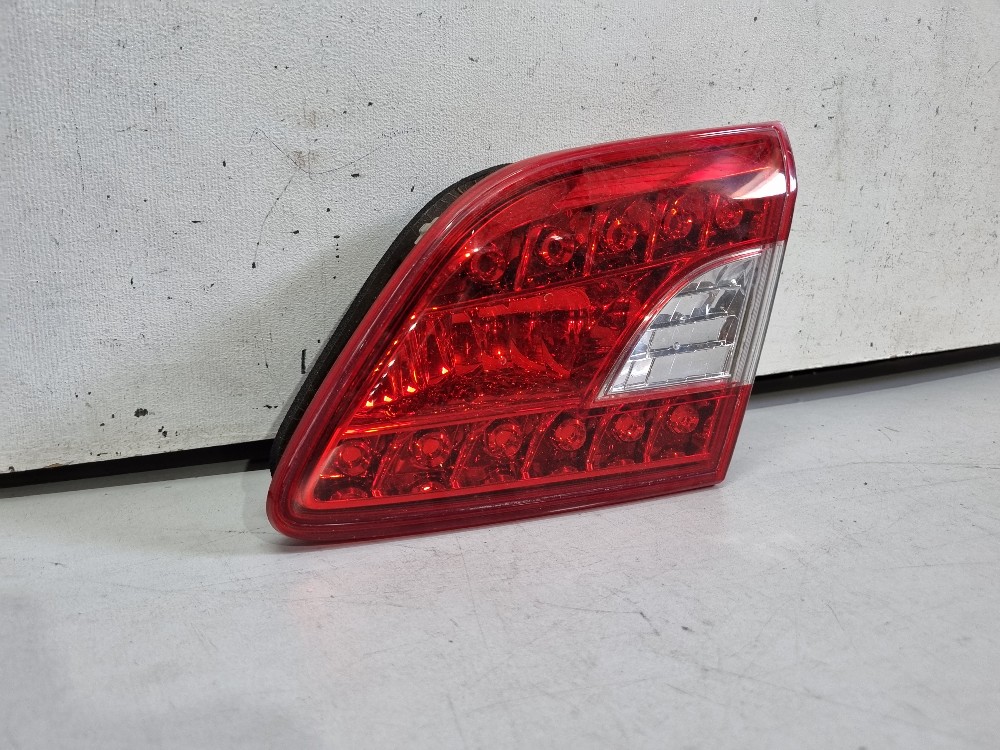 Lanterna Da Tampa Direita Do Nissan Sentra 2013/2015 Usada . Direito/passageiro 2