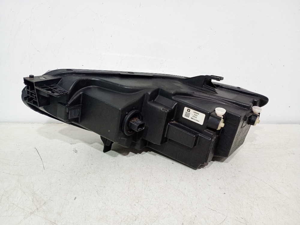 Farol Full Led Do Lado Direito Chevrolet Tracker 2020/2024 Direito/passageiro 3