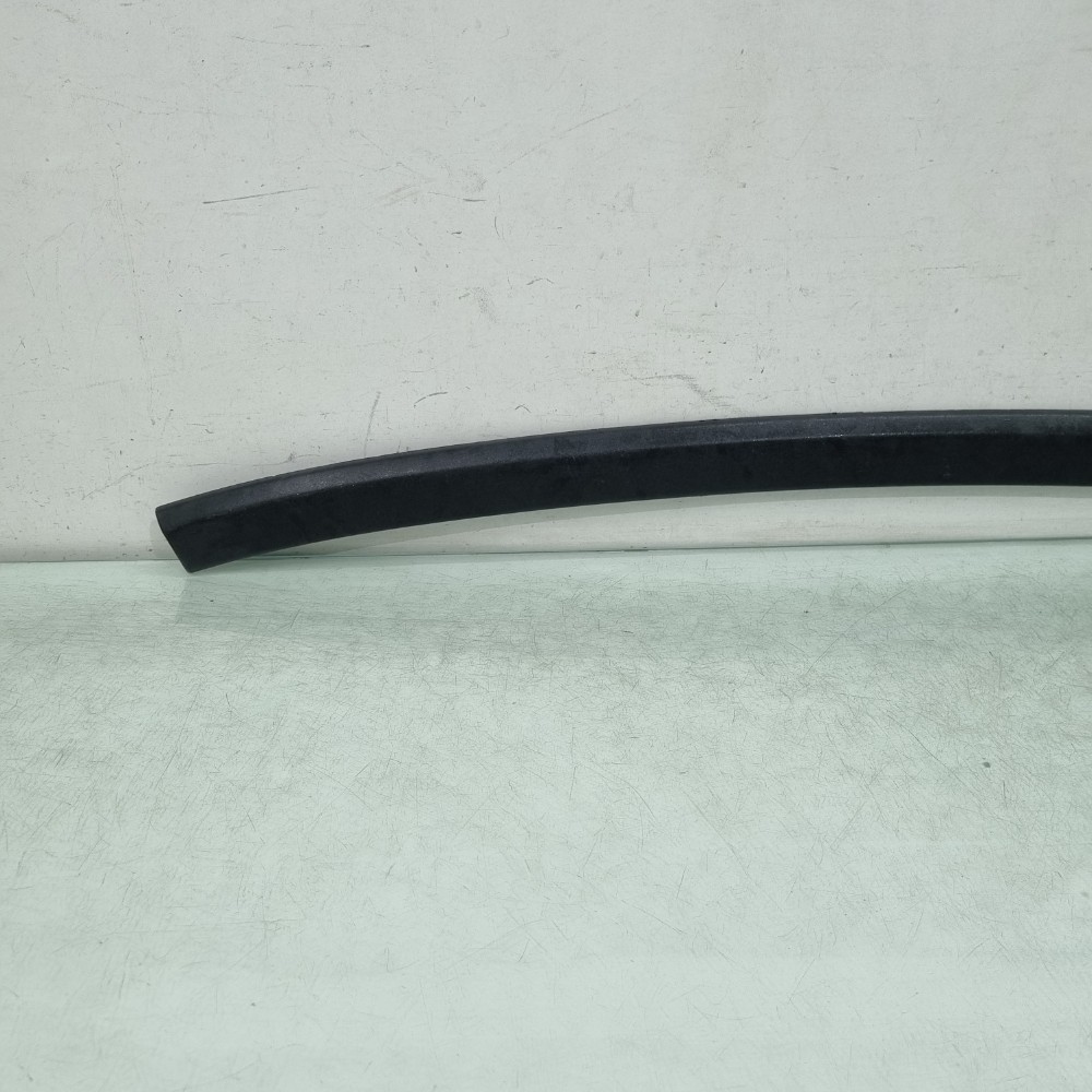 Moldura Superior Tampa Tras Vw Saveiro 2012/2017 Recuperado. 2
