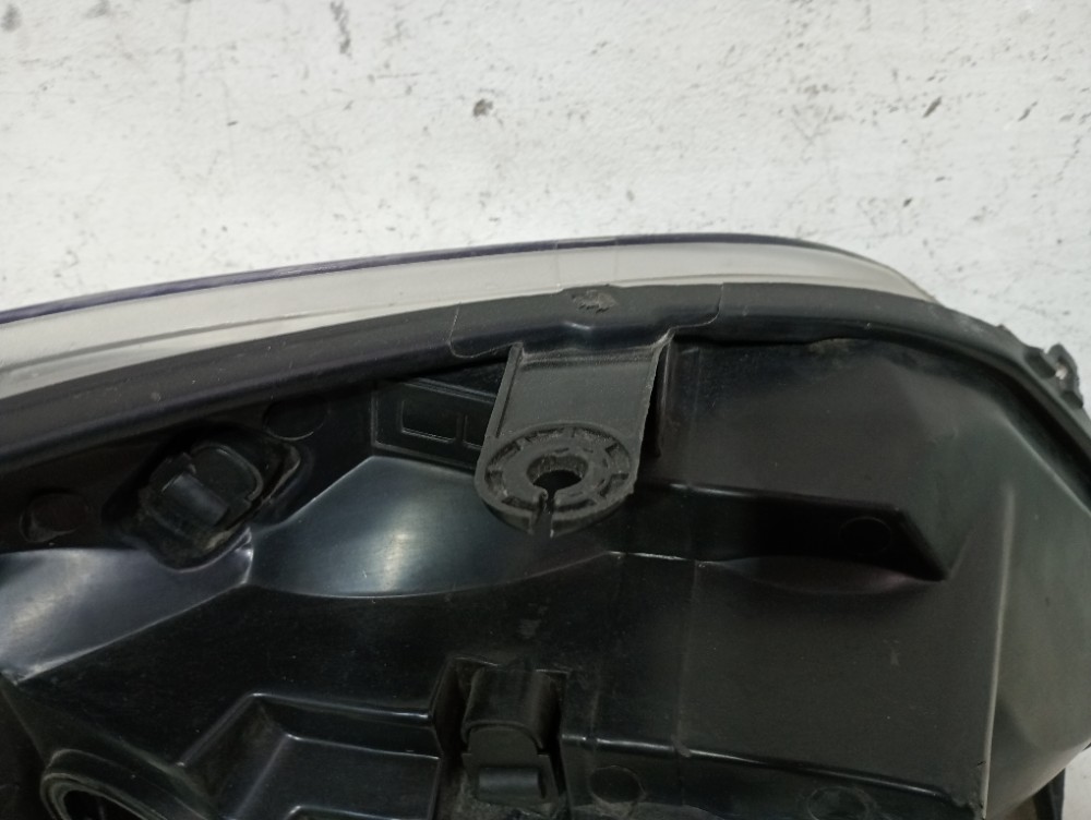 Farol Esquerdo Montana 2013/2019 Máscara Negra Original 3