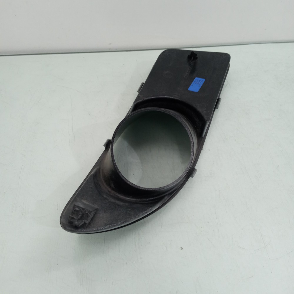 Moldura Esquerda Do Cibié Fiat Linea 2010 / 2015 Recuperado 3