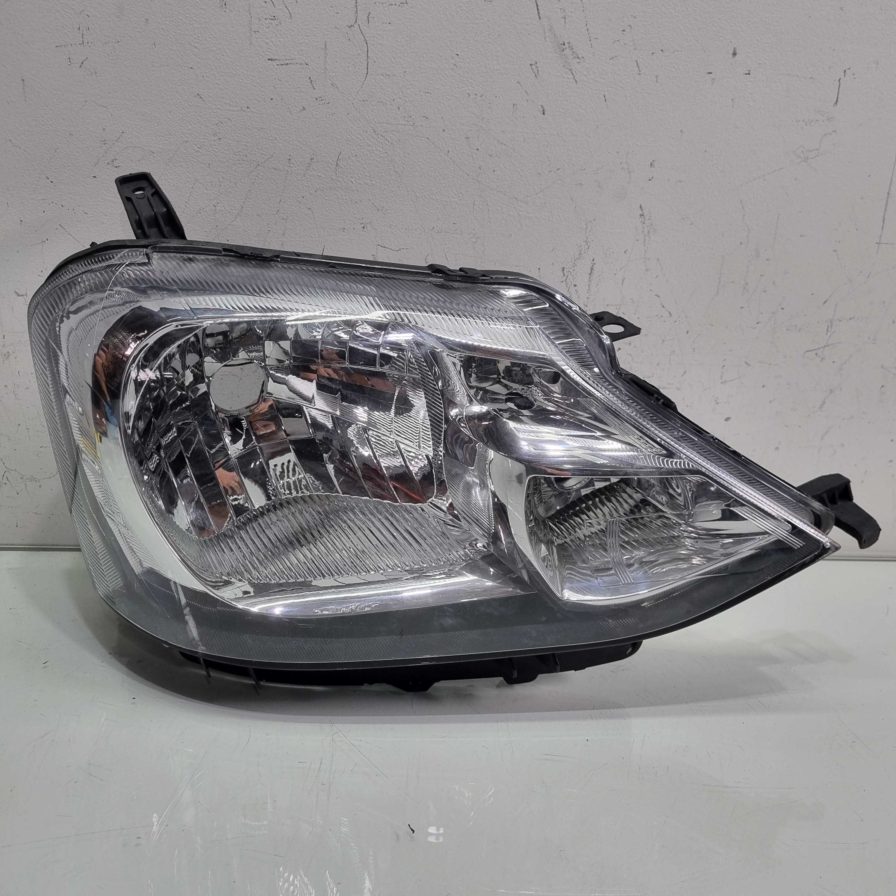 Farol Lado Direito Renault Kwid 2016/2021 3