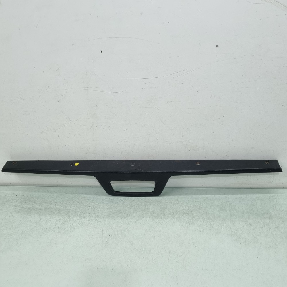 Moldura Superior Tampa Traseira Montana 2013/2018 Recuperada 1