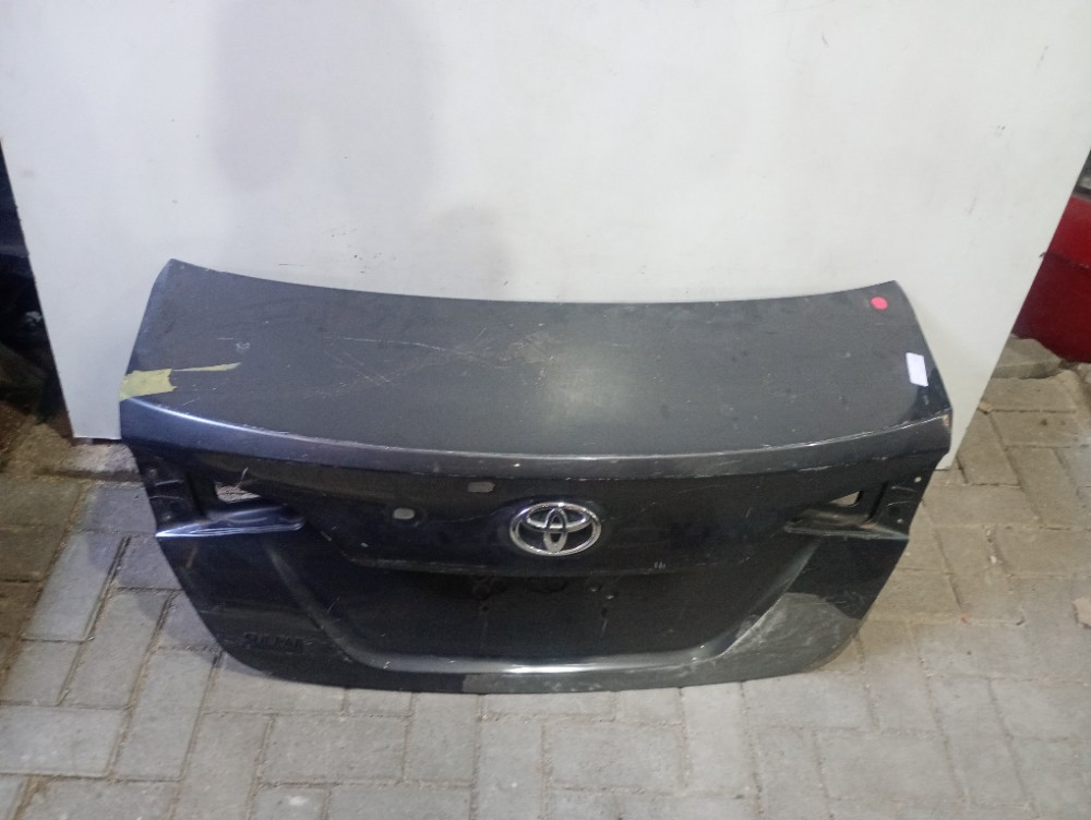 Tampa traseira Toyota corolla 21/24 recuperada 1
