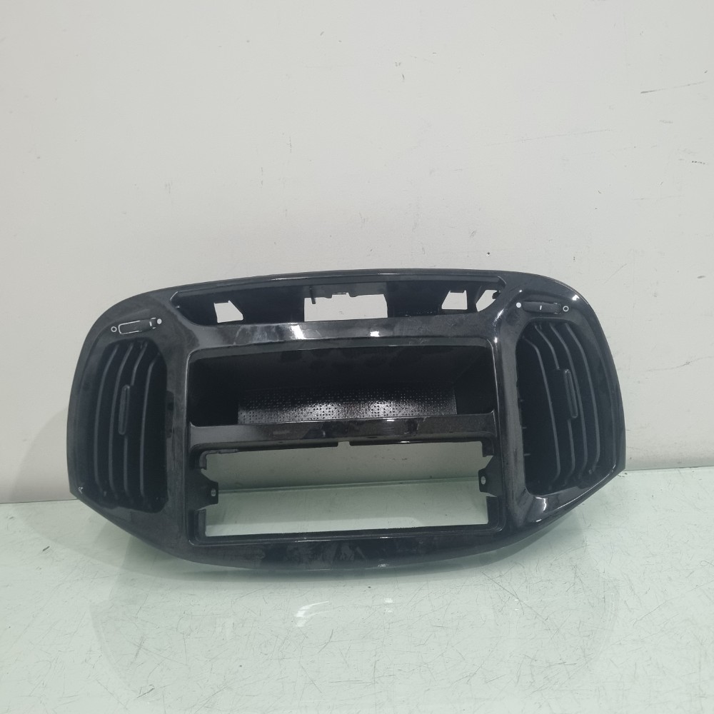 Moldura do painel com difusor de ar Fiat Uno drive 2016/2021
