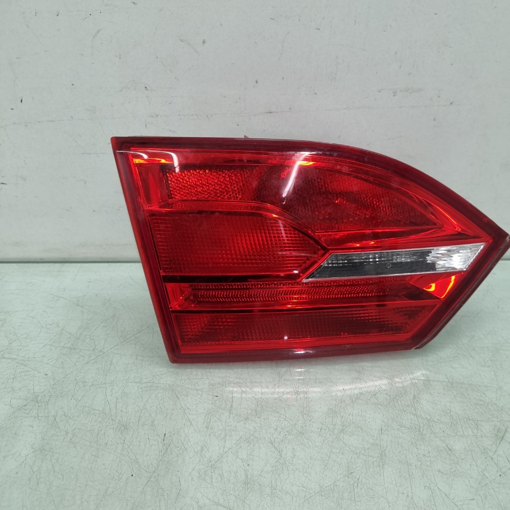 Lanterna Esquerdo Tampa Volkswagen Jetta 2011/2015 Esquerdo/motorista 1