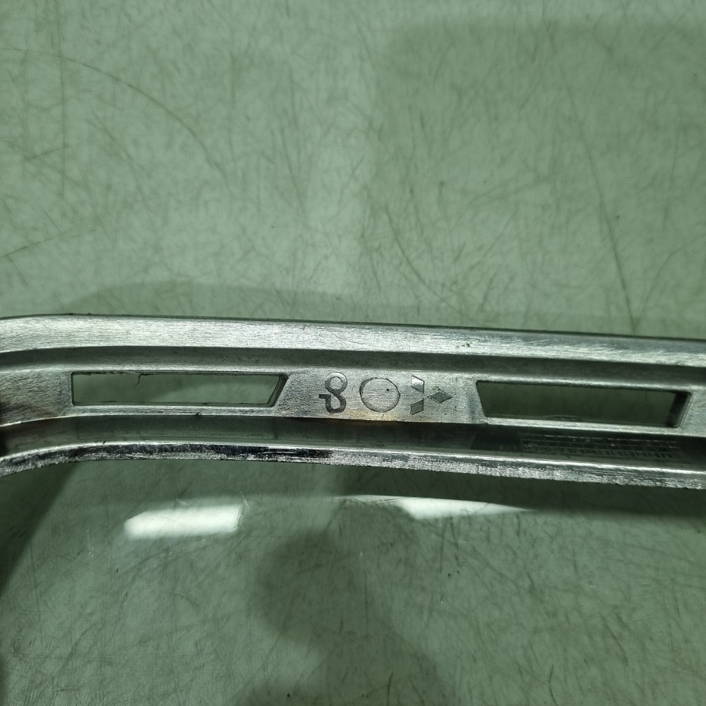 Friso Da Grade Esquerda Mitsubishi Pajero Tr4 2009/2014 5