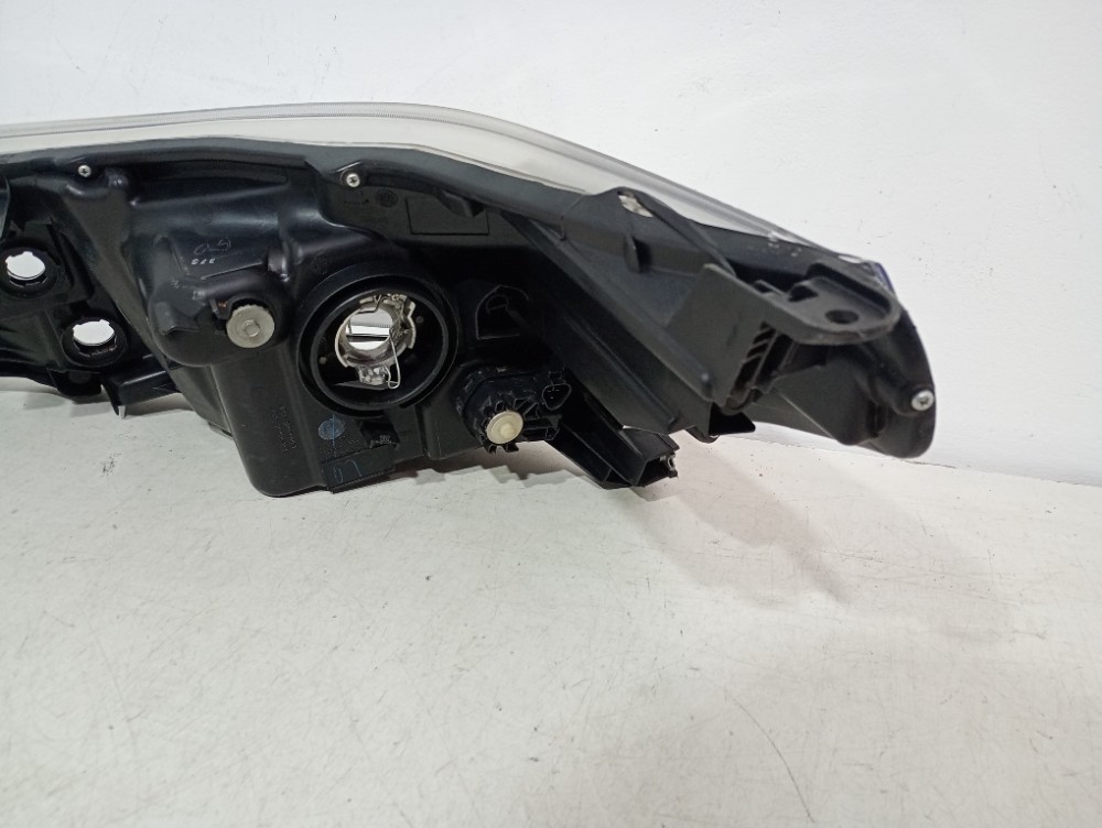 Farol Do Lado Direito Toyota Hilux 2016/2019 Direito/passageiro 4