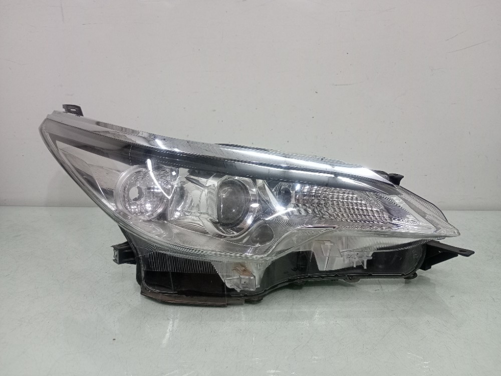 Farol direito sem led Hilux SW4 2016/2019