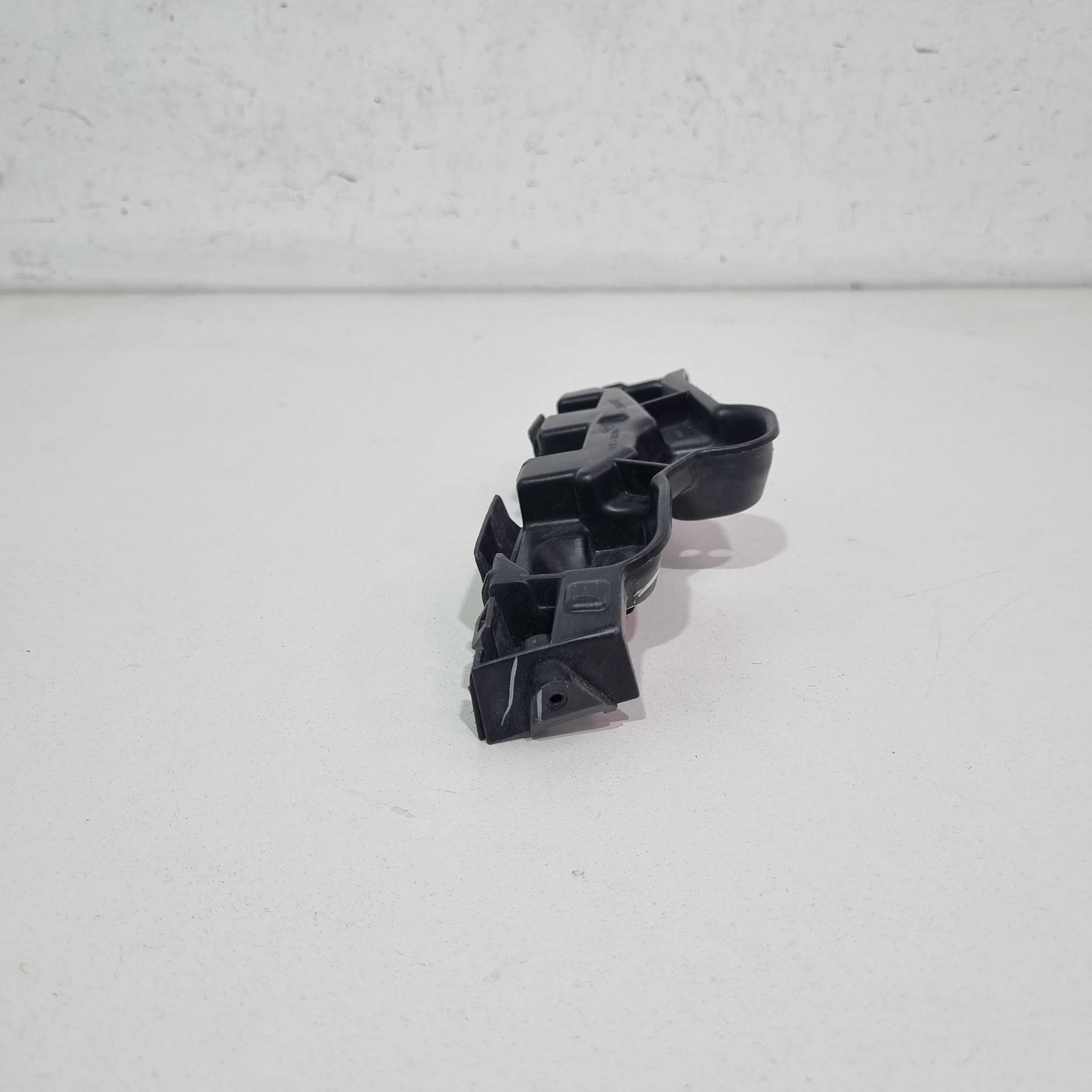 Guia Direita Parachoque Dianteiro Renault Sandero 2014/2016 3