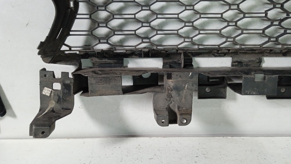 Grade Inferior Do P/c Dianteiro Sandero 2016/2019 Semi-novo. 2