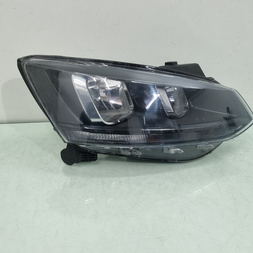 Farol Lado Direito Volkswagen Fox Friso Preto 2015 À 2020 Direito/passageiro 1