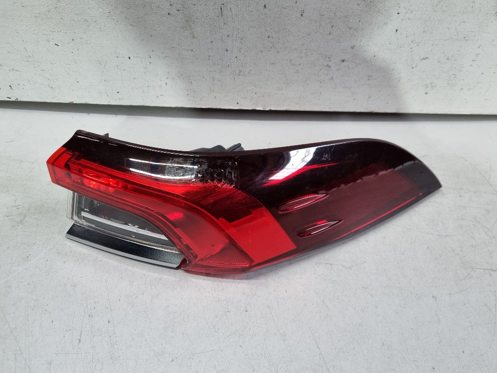 Lanterna direita Toyota Corolla 2021/2023 usada original 2