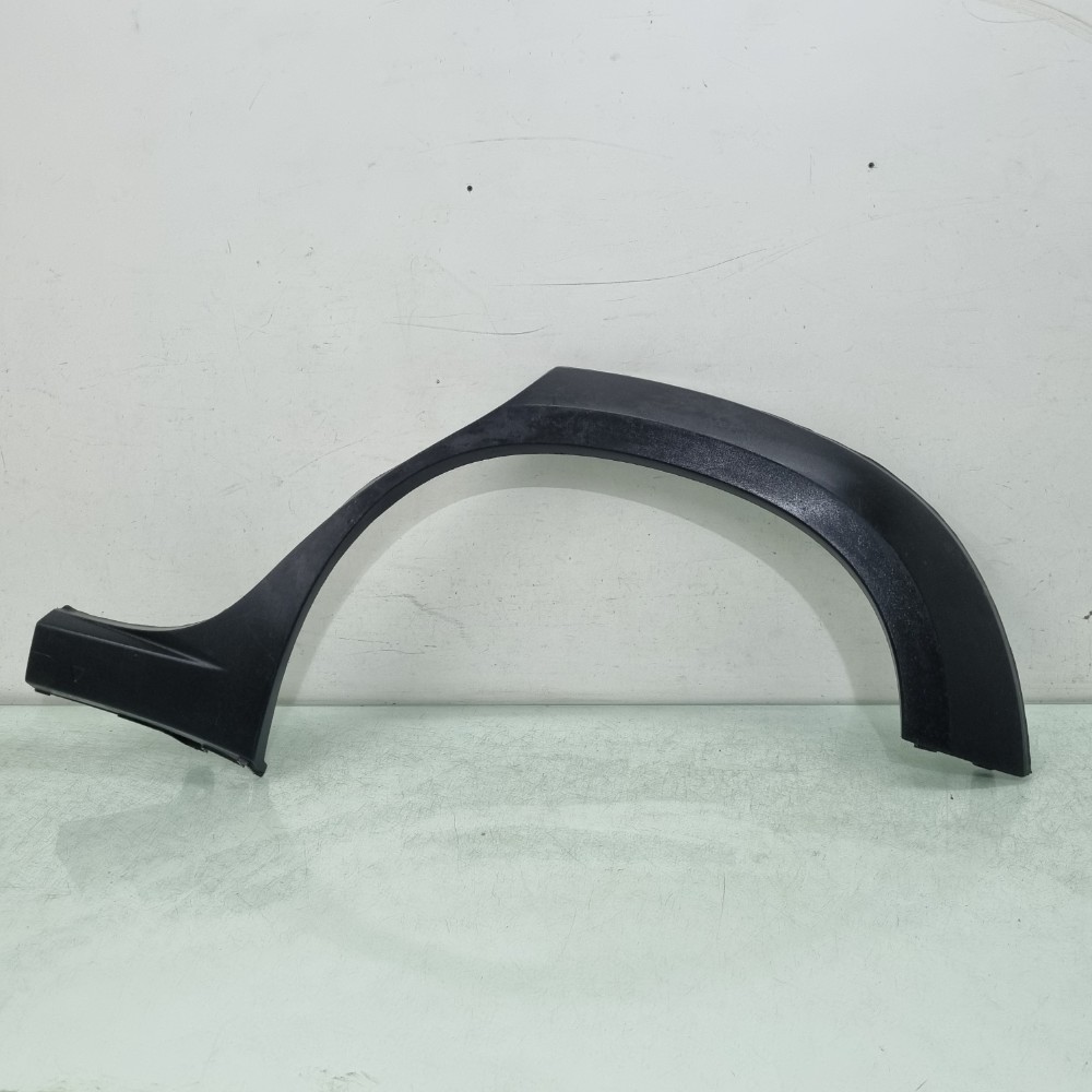 Moldura Traseira Esquerda Fiat Fastback 2021/2024 Recuperada 1