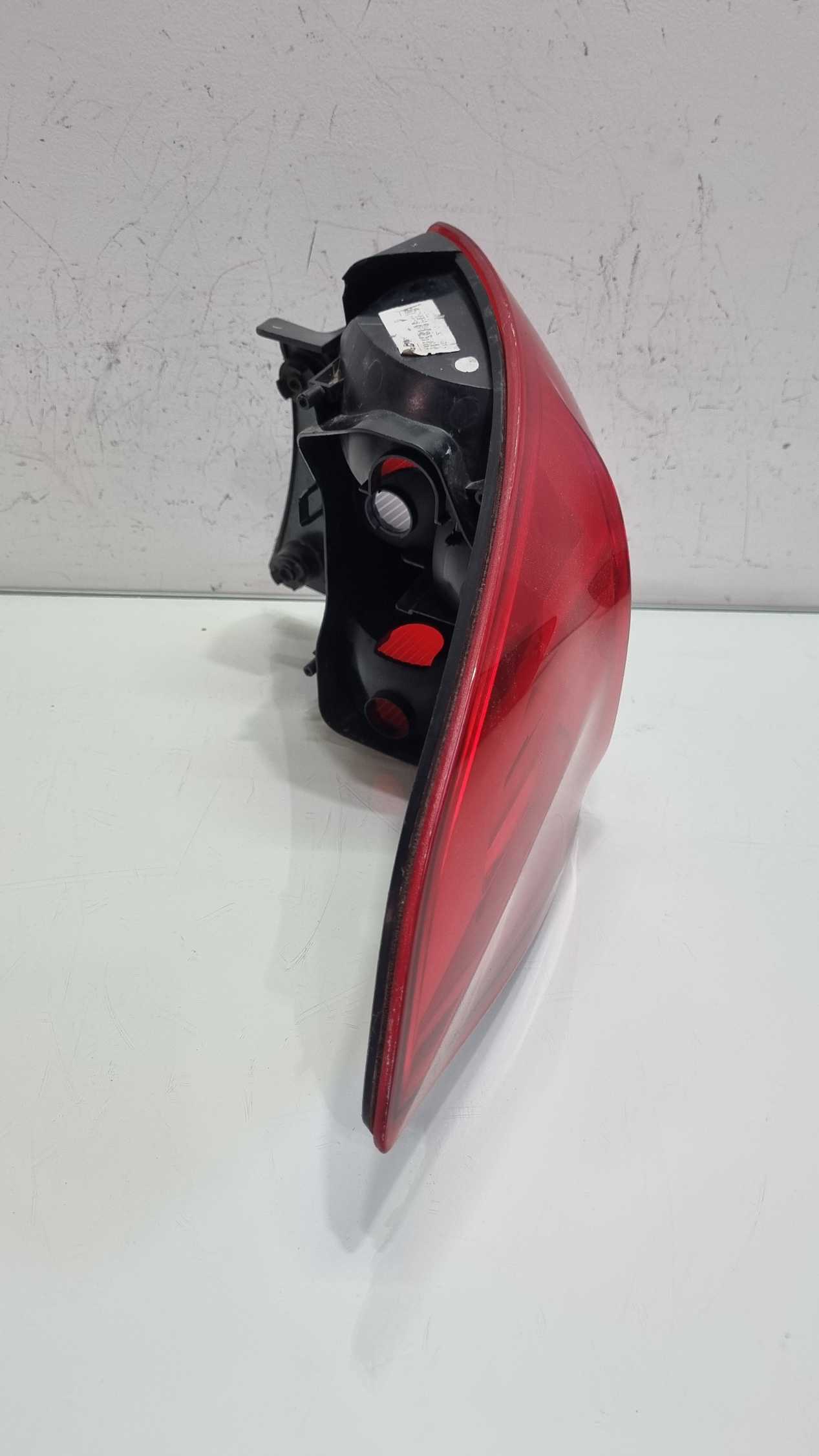 Lanterna lado esquerdo Ford KA Sedan modelo 2015/2018 3