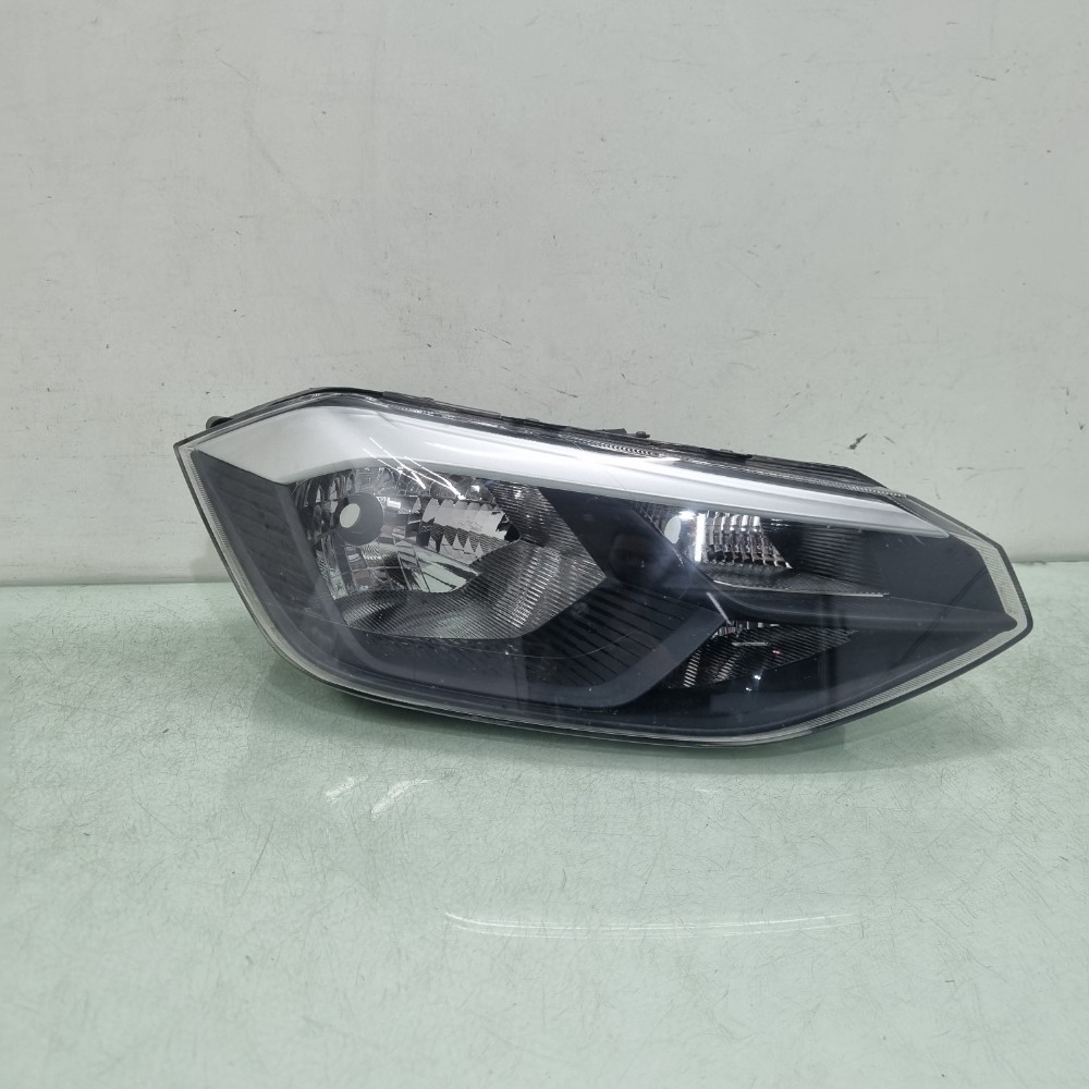 Farol Direito Volkswagen  Polo Track 2023 / 2025 Recuperado. 1