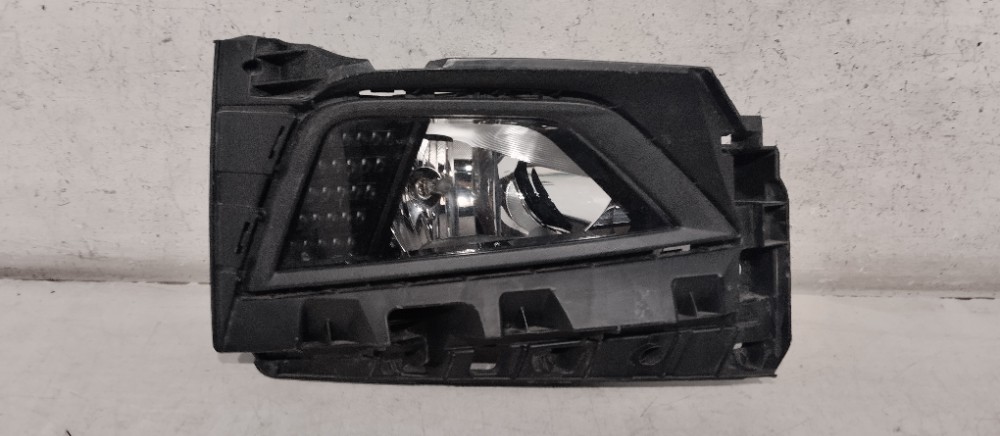 Farol De Milha Direita Com Moldura Sem Led Polo 2017/2022