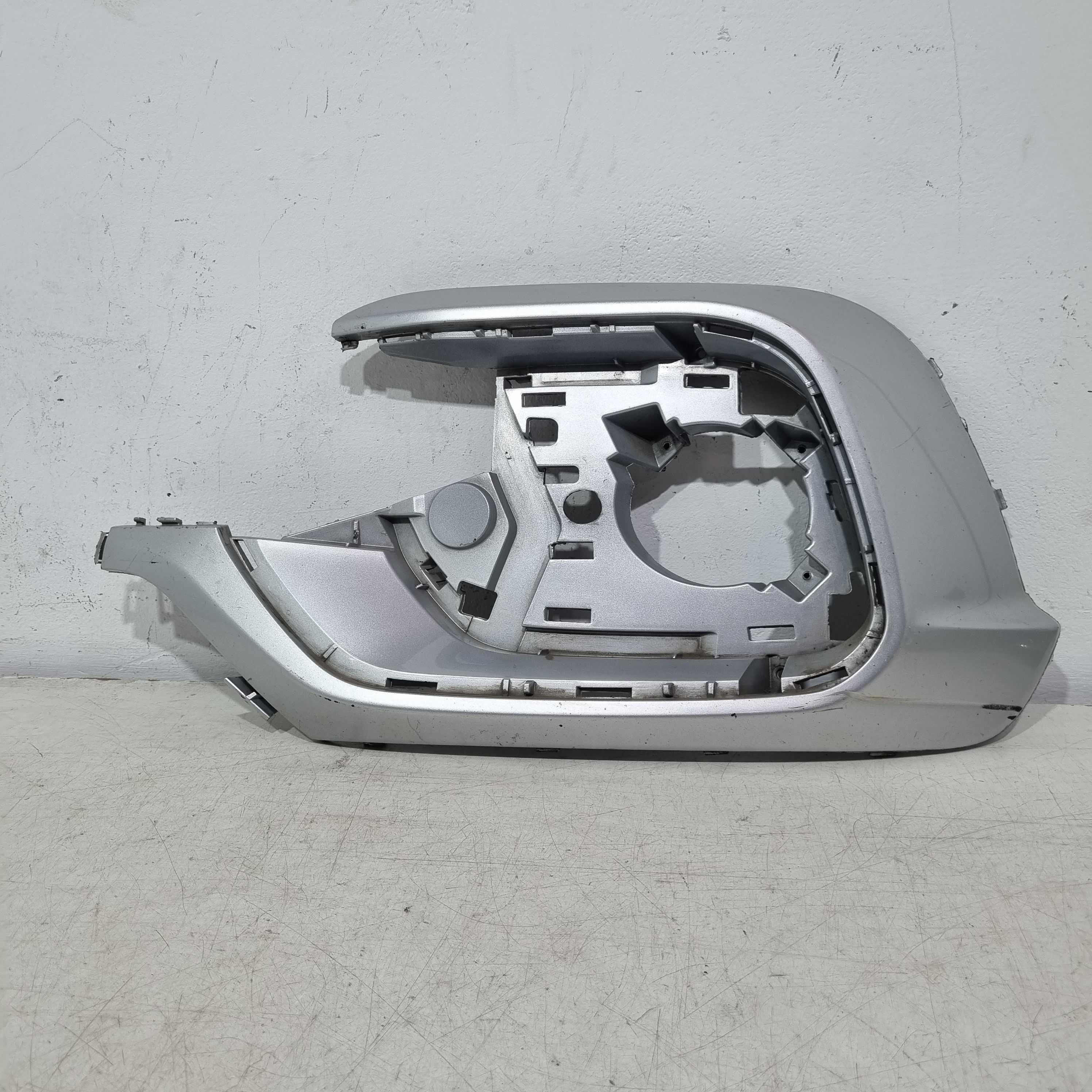 Moldura Esquerda Do Cibie Tiggo 4 xpro 2018/2021 Usado