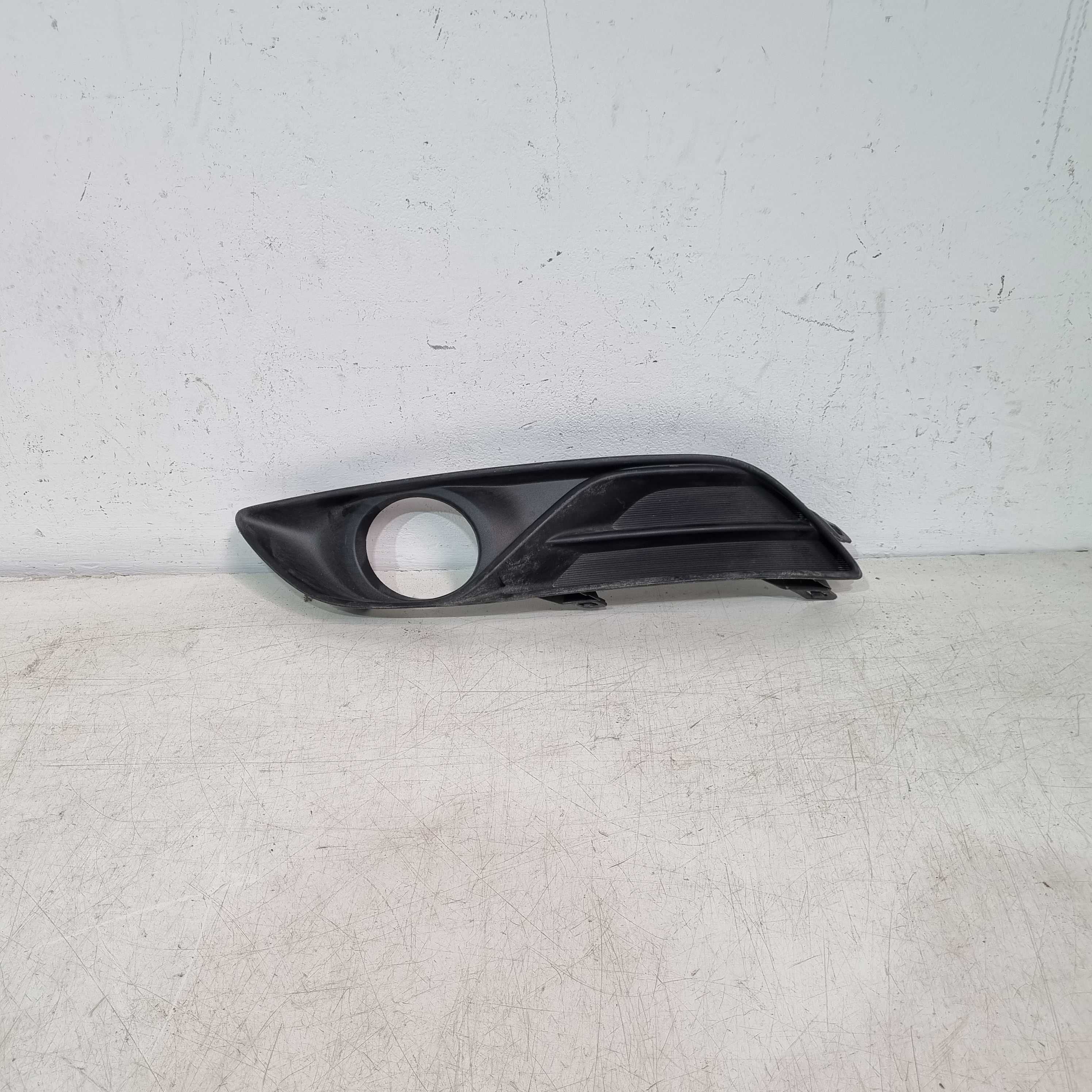 Moldura Do Farol De Milha Esquerdo Nissan Sentra 2013/2016 Esquerdo 4