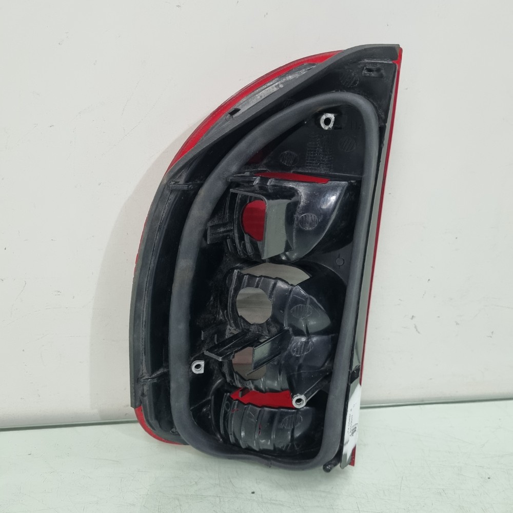 Lanterna Do Lado Direito Chevrolet Corsa Hatch 2001/2005 Direito/passageiro 4