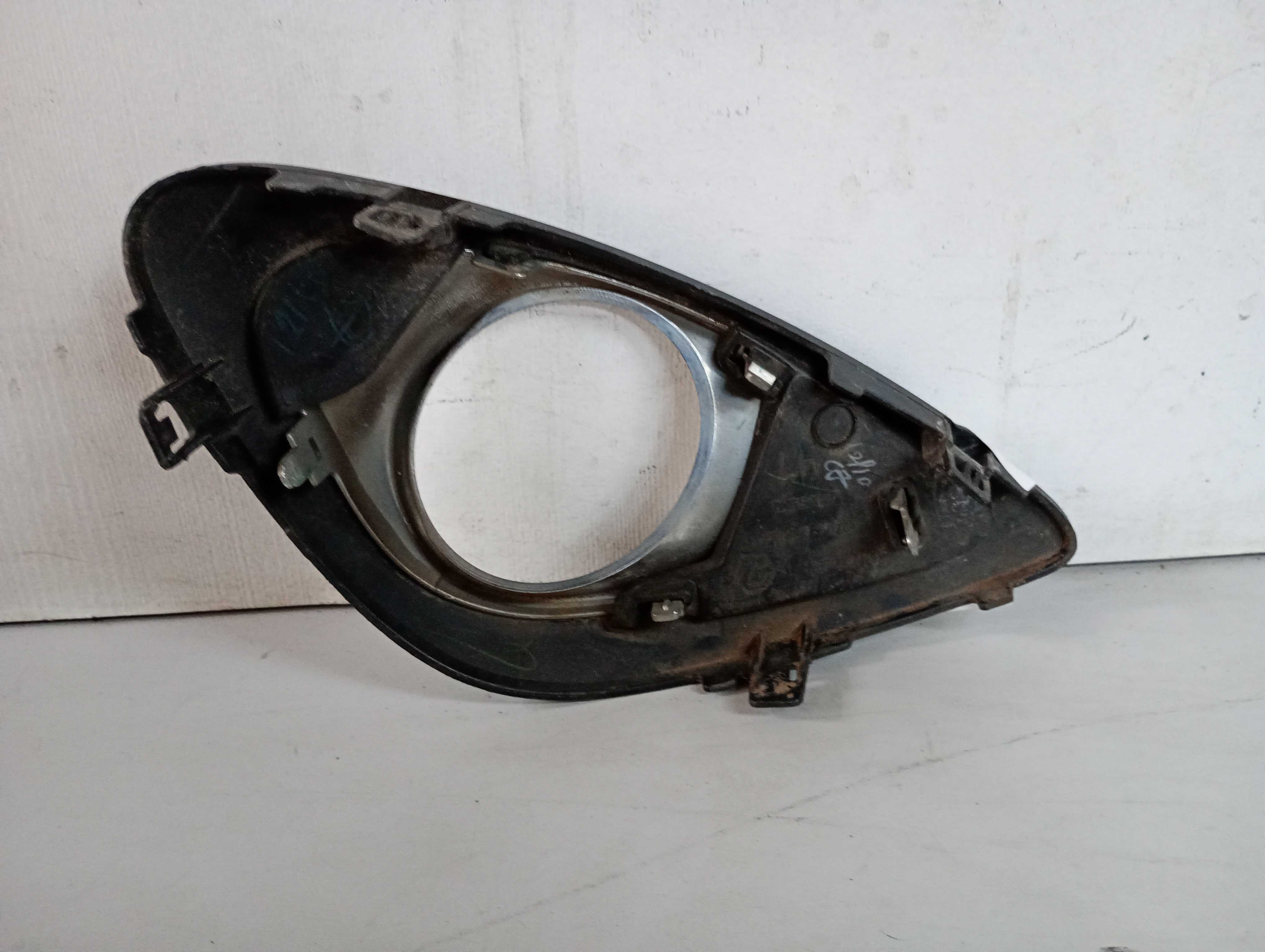 Moldura Esquerda Milha March 2016 A 2020 Recuperado Original 2