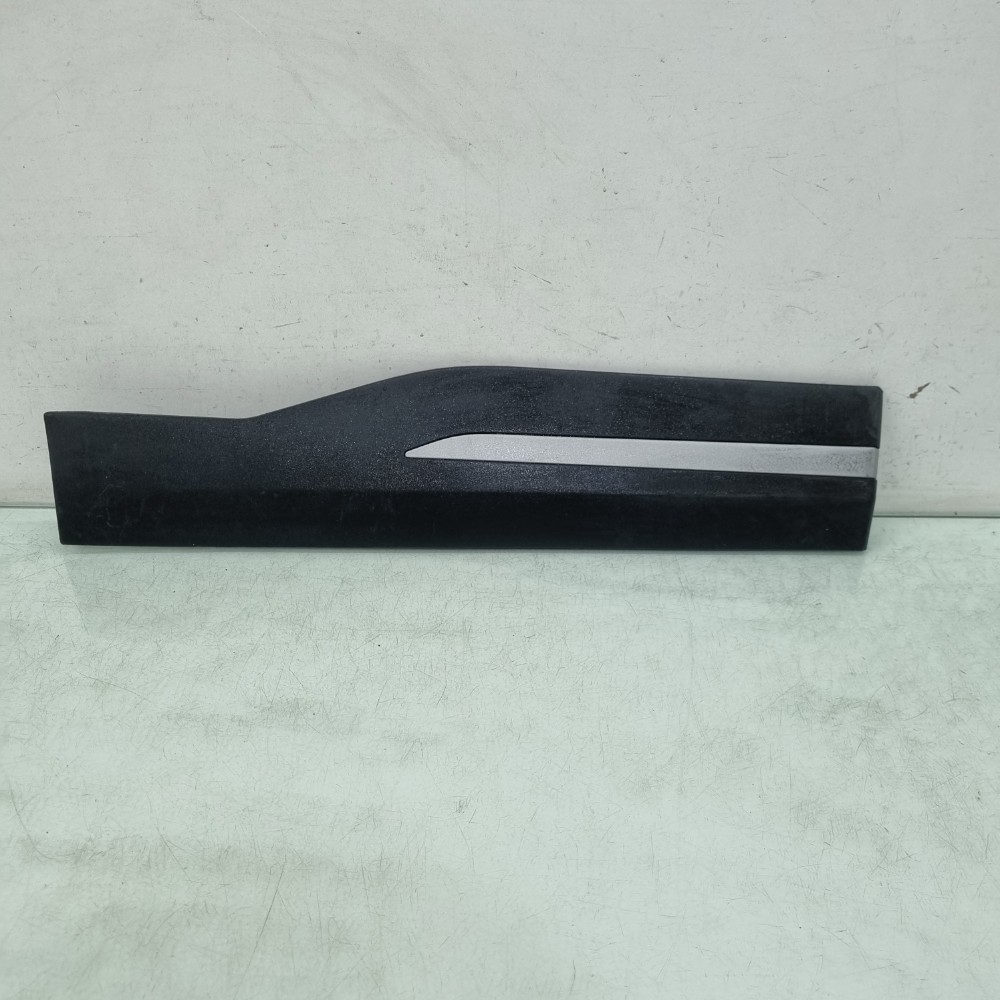 Friso Porta Tras Direita Nissan Kicks 2017/2023 Recuperado 1