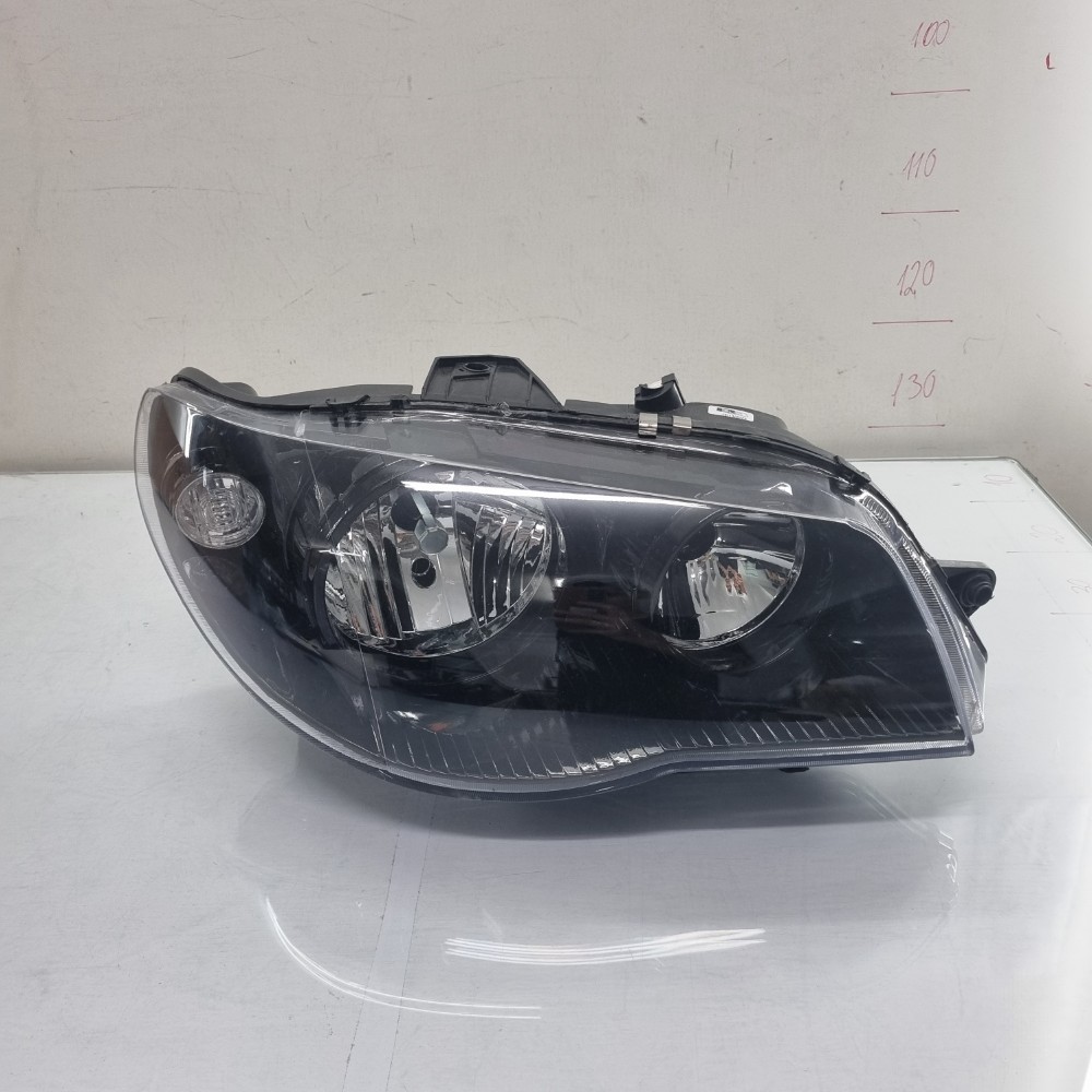 Farol Direito Fiat Palio/siena/strada Modelos 2004/2017 Direito/passageiro 1