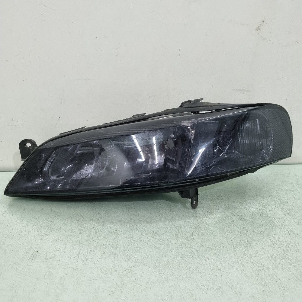 Farol  Esquerdo Fumê  Chevrolet Vectra 2001/2005 Recuperado. Esquerdo/motorista 1