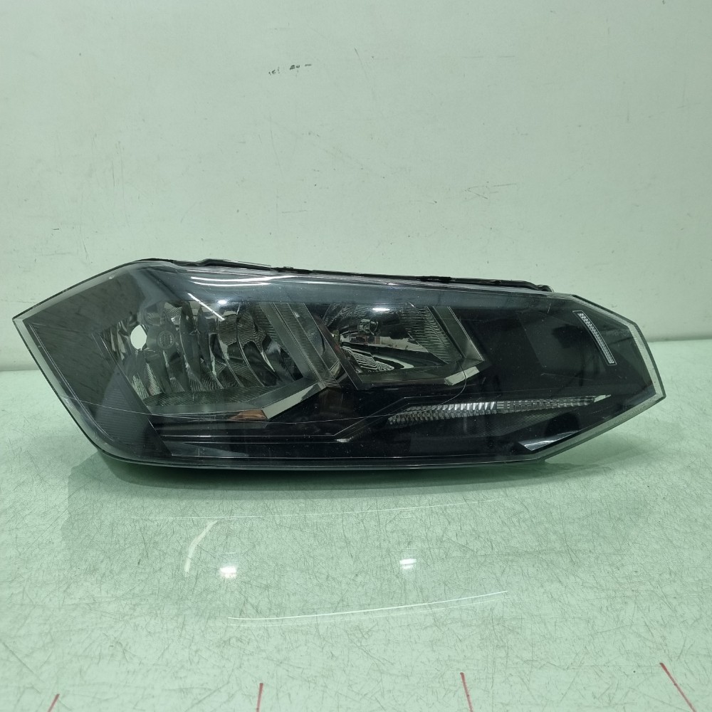 Farol Do Lado Direito Volkswagen Polo Modelos 2017/2021 Direito/passageiro 1