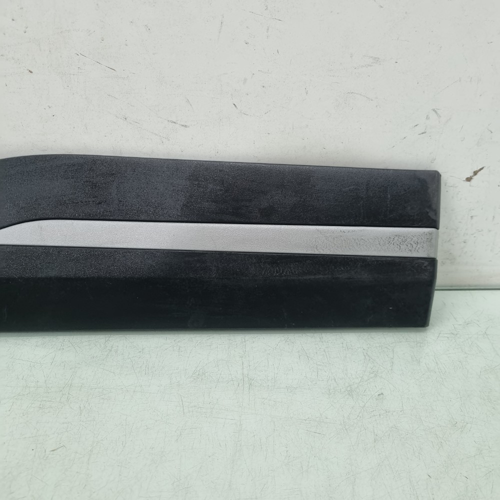 Friso Porta Tras Direita Nissan Kicks 2017/2023 Recuperado 3