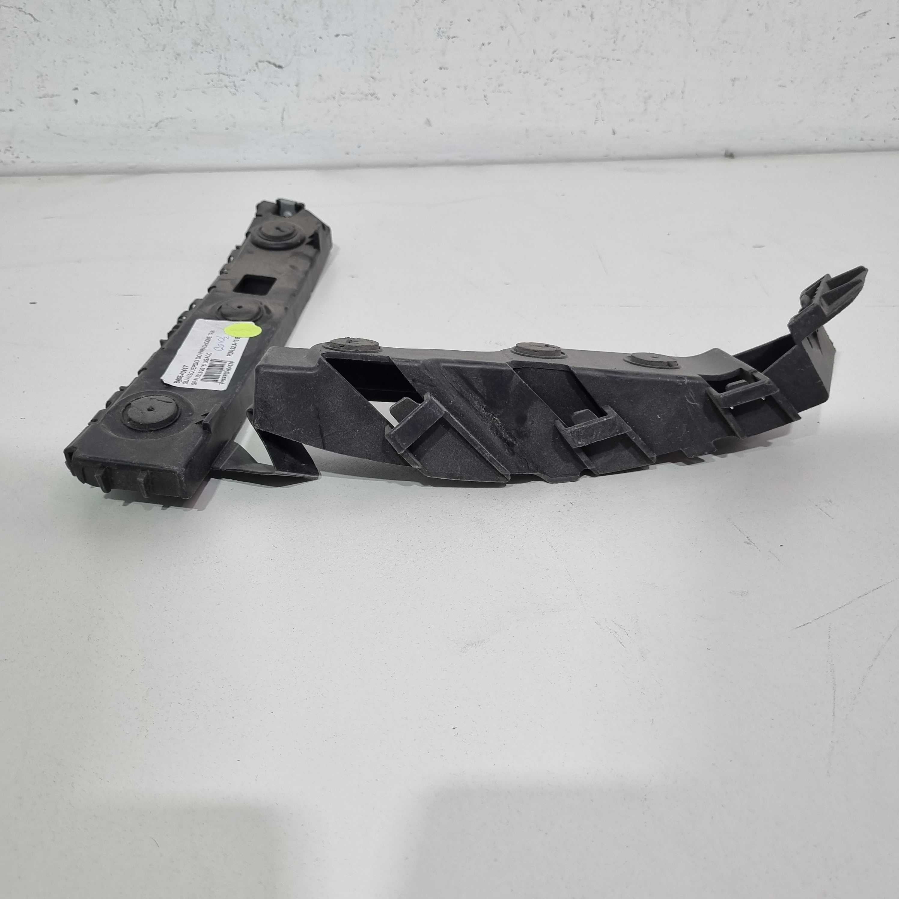 Guia Esquerda Para-choque Traseiro Chevrolet Spin 2013/2016 4