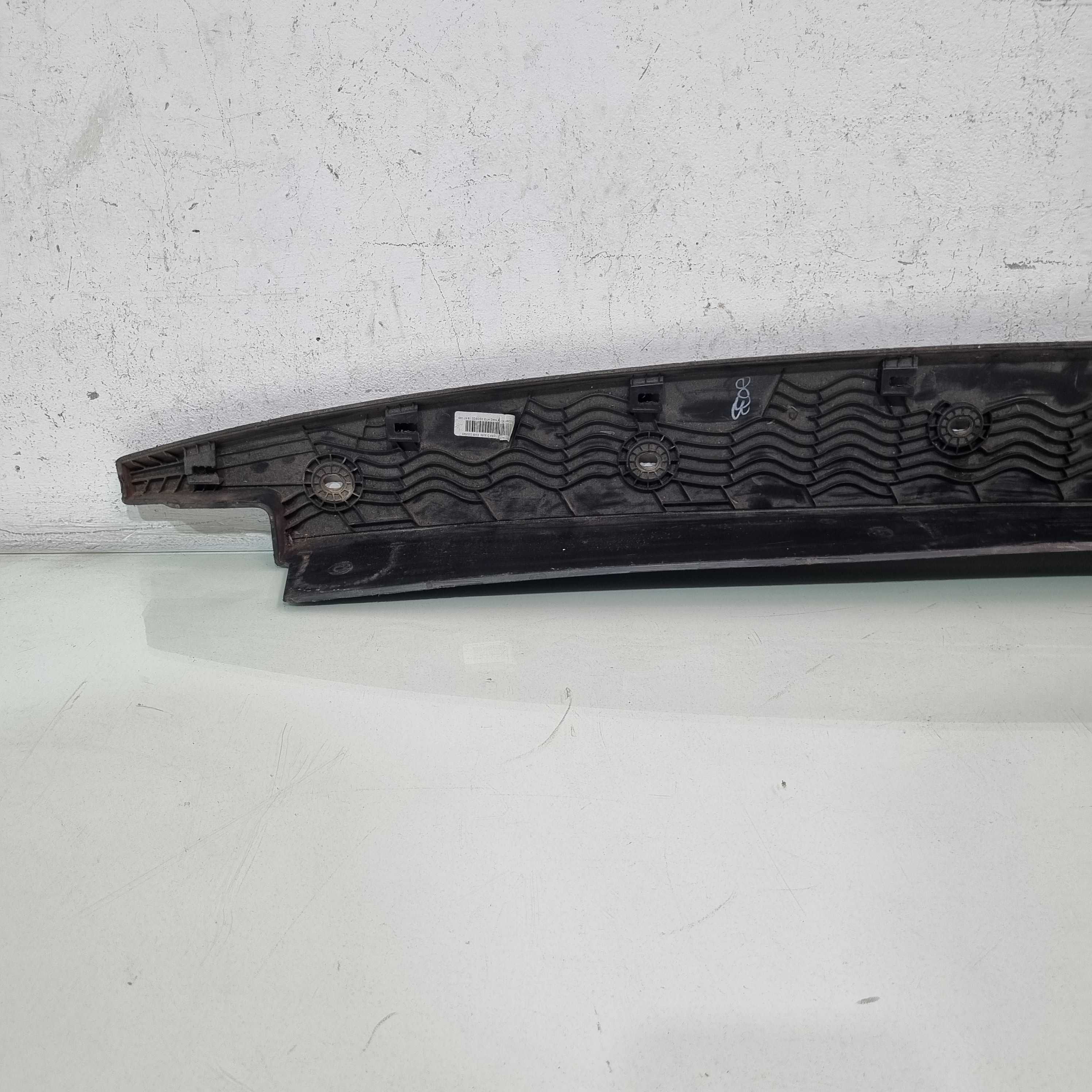 Moldura Superior Da Tampa Traseira Fiat Strada 2020/2023 5