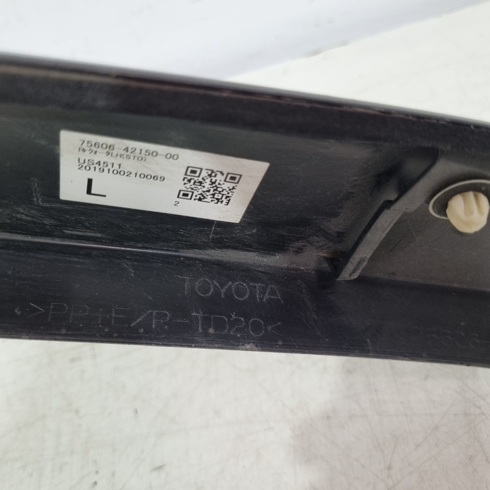 Moldura Traseira Do Lado Esquerdo Toyota Rav4 2019/2023 3