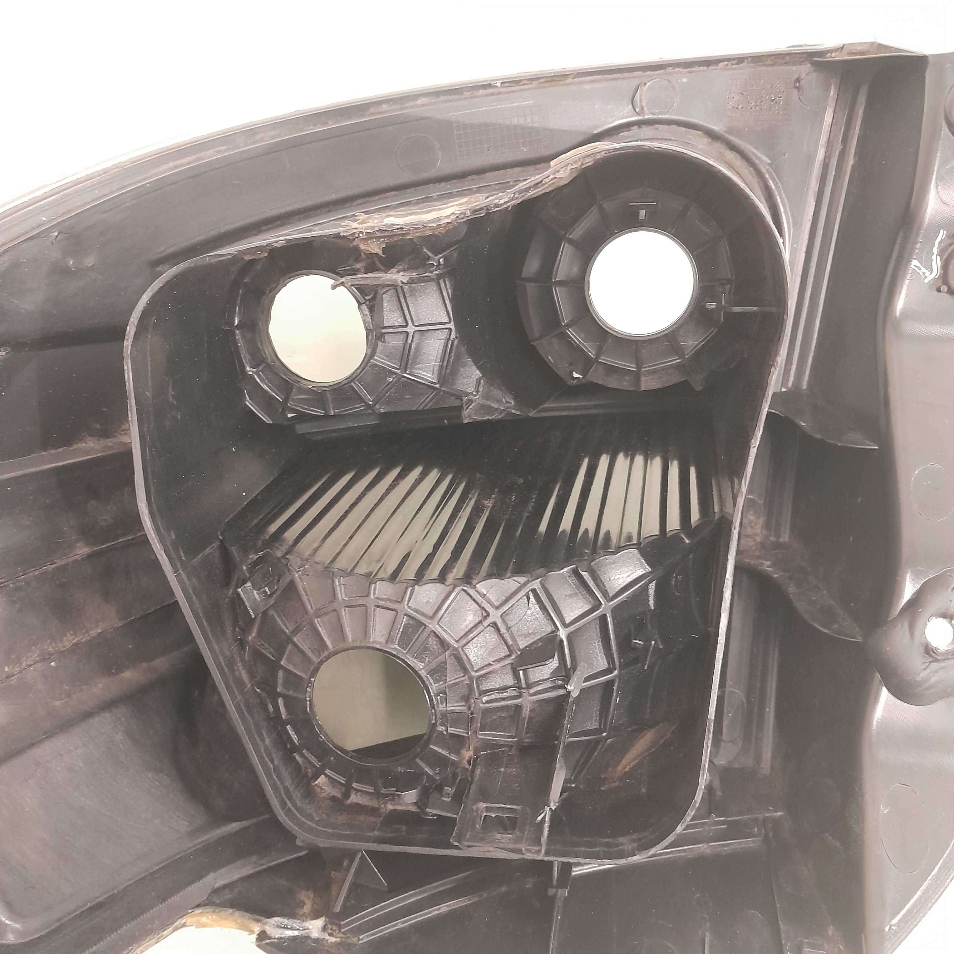 Lanterna Do Lado Esquerdo Ford Ka Modelos 2008/2013 6