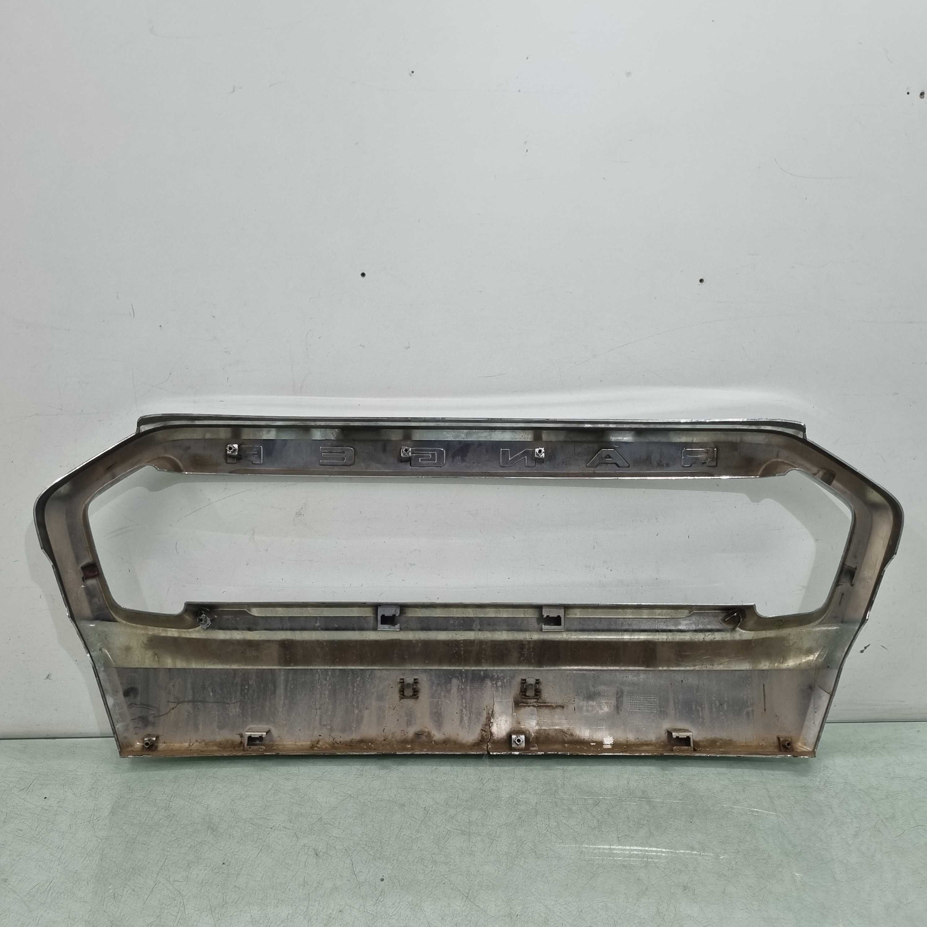 Moldura Central Grade Ford Ranger 2017/2019 C/avaria Usada 4