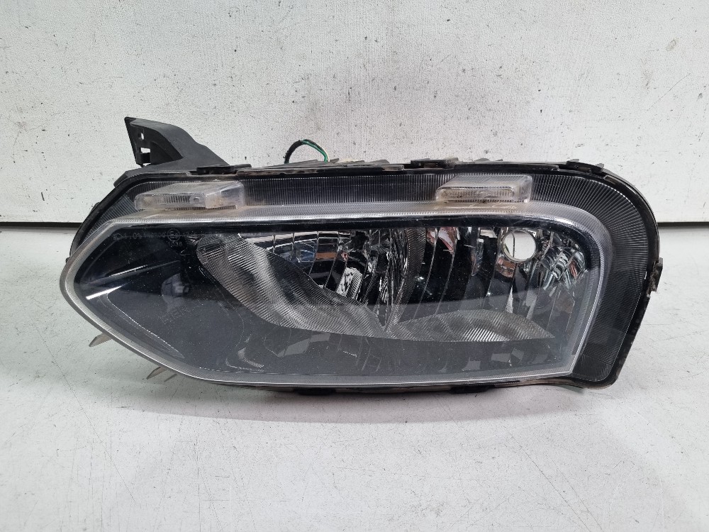 Farol Esquerdo Inferior Renault Kwid 2022 / 2025 Recuperado. 1
