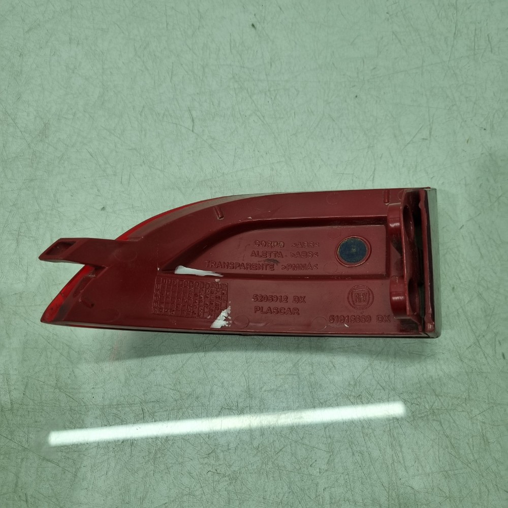 Refletor Traseiro Direito Fiat Strada Working 2014/2019 5