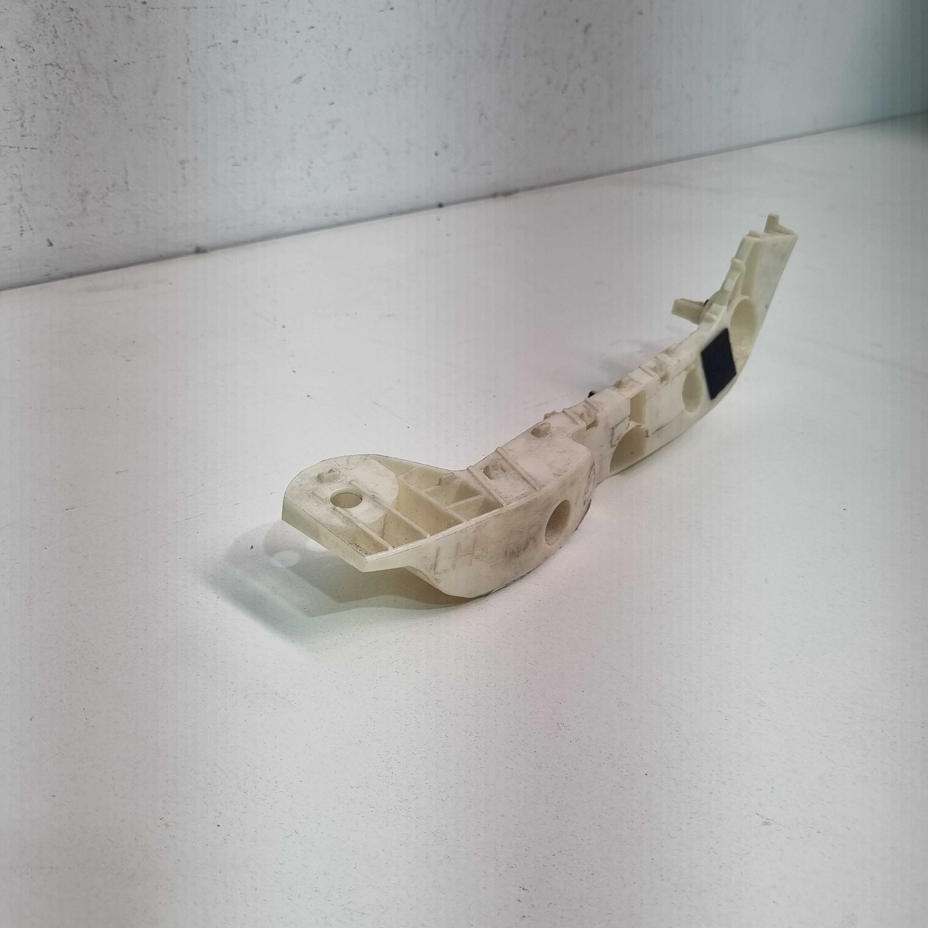 Guia Esquerda Parachoque Dianteiro Nissan Livina 2010/2015 2
