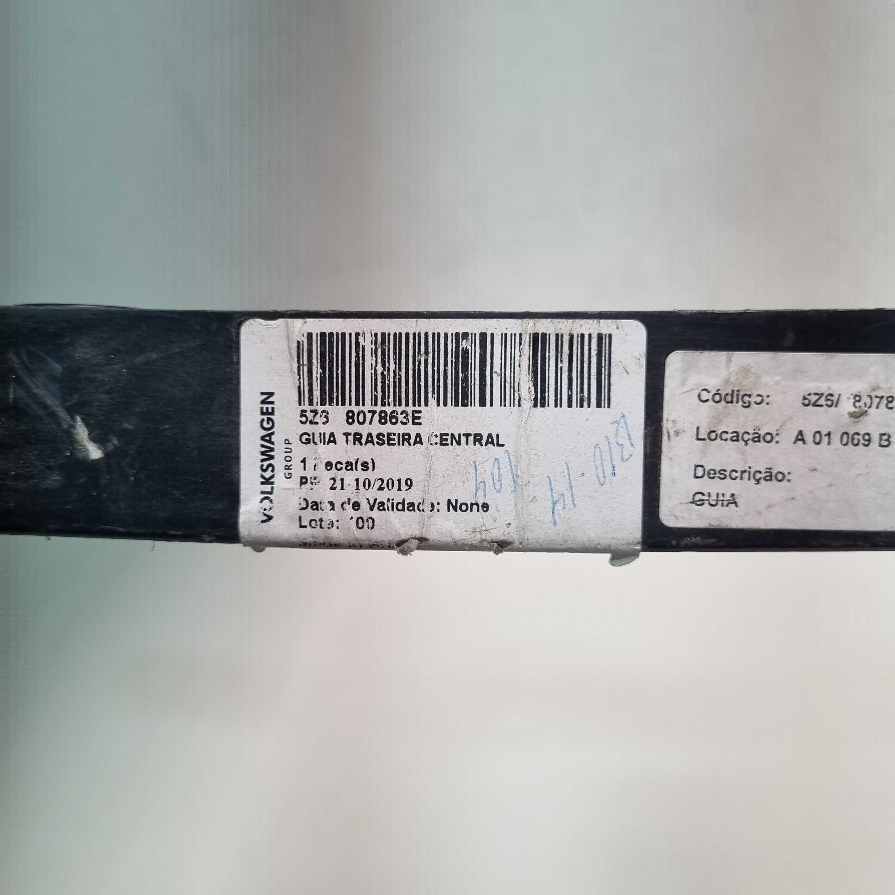 Guia Central Do Parachoque Traseiro Volkswagen Fox 2015/2020 9