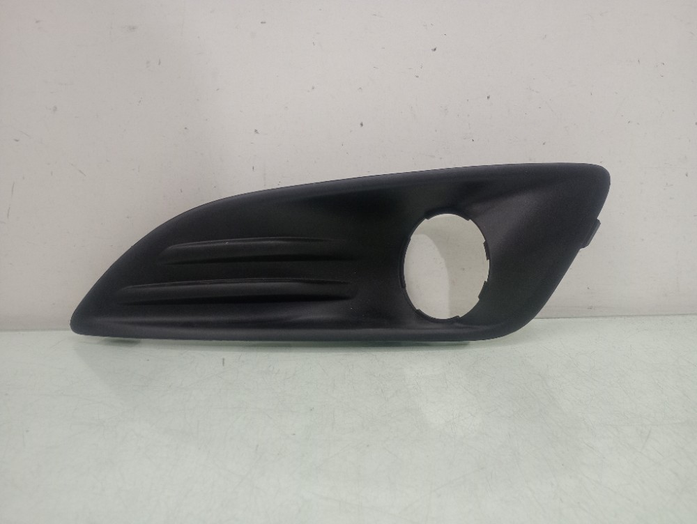 Moldura Cibié Direita New Fiesta 2013/2017 Com Furo 1