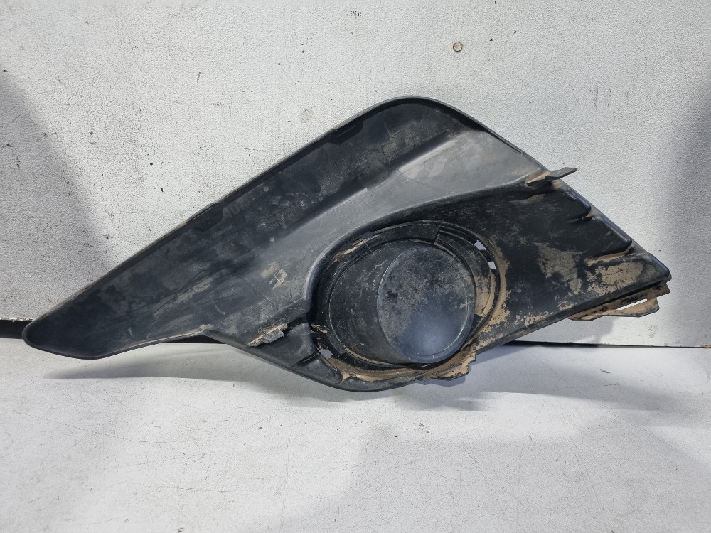 Moldura Direita Do Farol De Milha Renault Sandero 2020/2023. Direito 3
