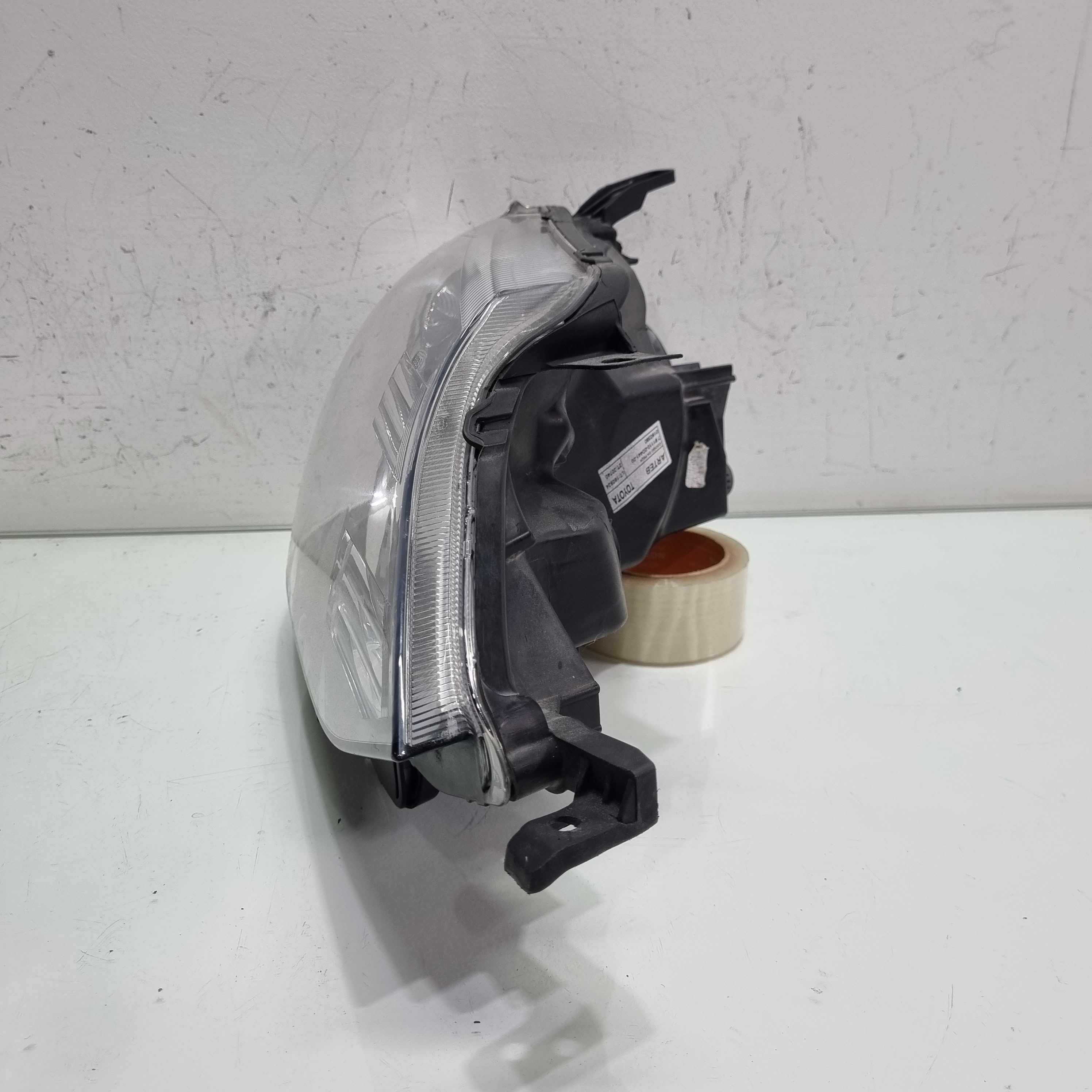 Farol  lado direito Toyota Etios 2013/2019 3